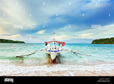 Philippine Traditional Boat Hi Res Stock Photography And Images Alamy
