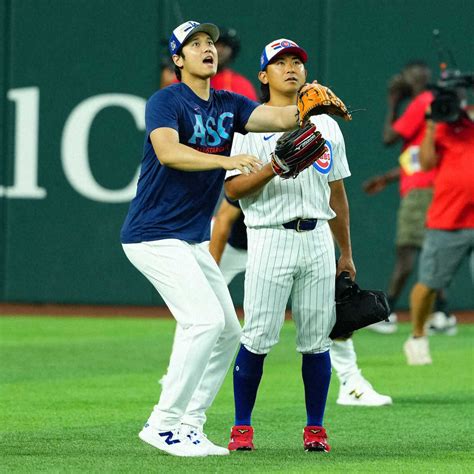 ＜mlbオールスター2024＞練習中にボールを追う大谷（左）と今永（撮影・西尾 大助） ― スポニチ Sponichi Annex 野球