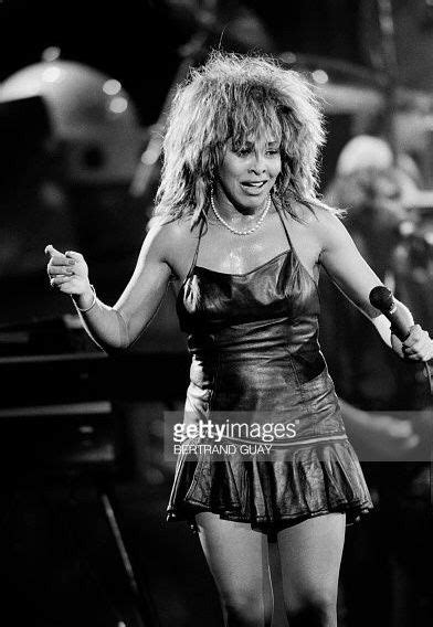 Tina Turner Iconic Showstopping Looks Across The Decades Artofit