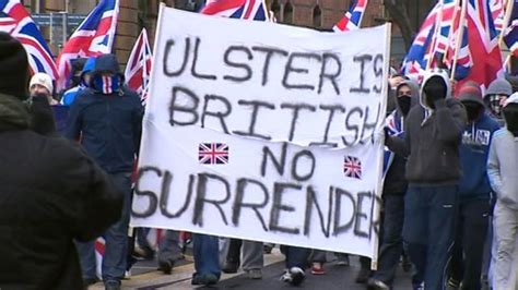 Belfast flag protests: Loyalists clash with police - BBC News