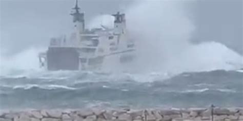 Viaggio Da Incubo Tra Ponza E Formia Traghetto Per Ore Tra Le Onde