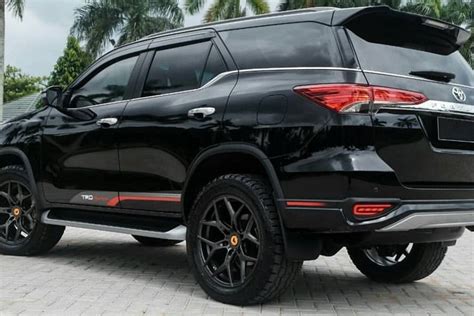 Toyota Fortuner Modifikasi Velg