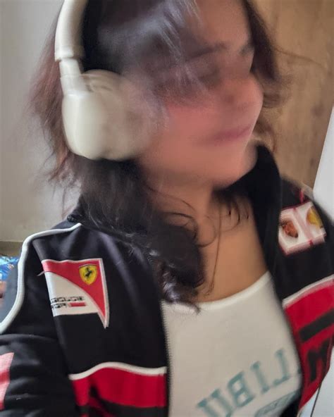 Sneha 🫶🏻 (@comeback_sneha) • Instagram photos and videos