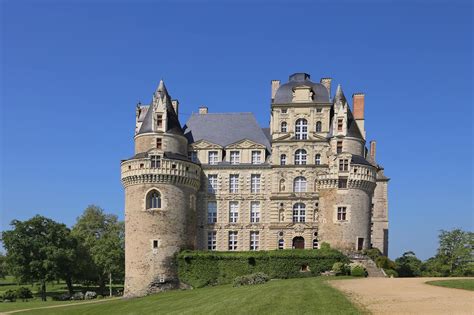 Visitez le château de Brissac le géant du Val de Loire