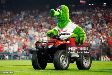 Philadelphia Phillies Phanatic Photos And Premium High Res Pictures