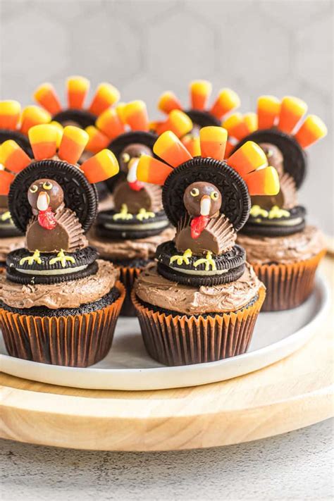 26 Fun Turkey Cupcakes To Bake For Thanksgiving Eating Works