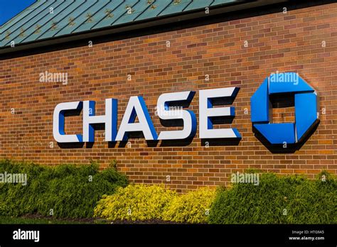 Chase bank atm hi-res stock photography and images - Alamy