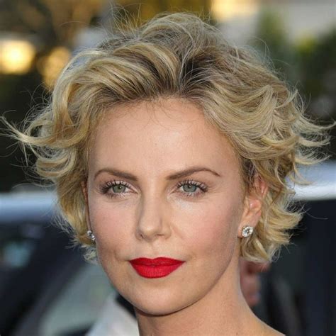 Charlize Theron Attrice Tagli Di Capelli Corti Donne Per Cinquantenni