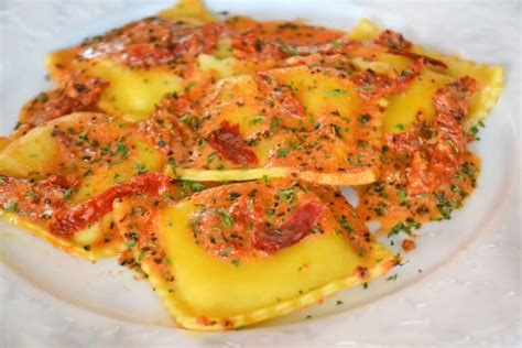 Creamy Sundried Tomato Ravioli Recipe Food Fanatic