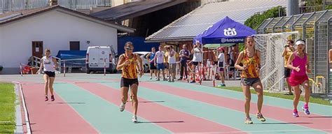 Els Esbufecs Assoleixen El Tercer Lloc Del Mundial De Retro Running D