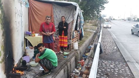 La Cruda Realidad De Una Familia Que Vive A Un Costado De La Costanera