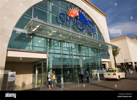 Main Entrance City Centre Shopping Mall Dubai Uae Stock Photo Alamy