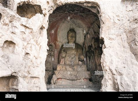 Longmen Cave Hi Res Stock Photography And Images Alamy