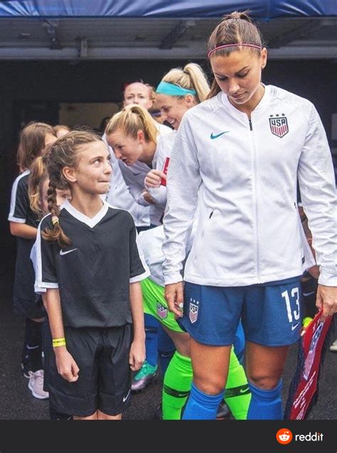 This little girl mirin Alex Morgan : r/GirlsMirin