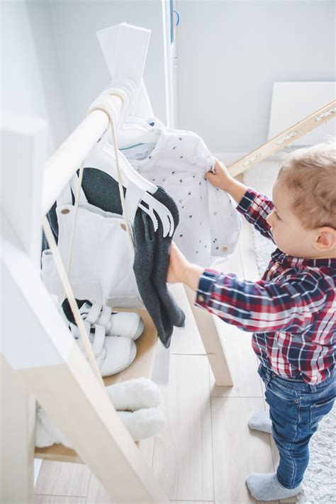 Kinder Kleiderständer aus Holz Montessori Garderobenständer