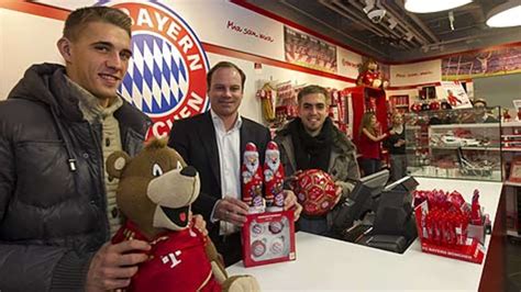 Neuer Fc Bayern Fanshop Am Stachus Er Ffnet