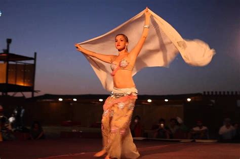 Vip Red Dunes Desert Safari Bbq Dinner Belly Dance And Fire Show