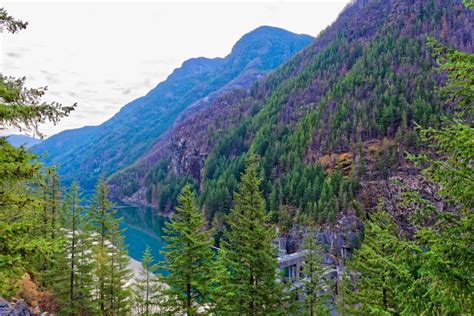 Fondo Lago Gorge En El Parque Nacional De Las Cascadas Del Norte Foto E