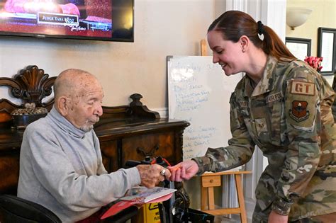 Heartfelt Connections: Airmen deliver Valentines to Veterans > Altus