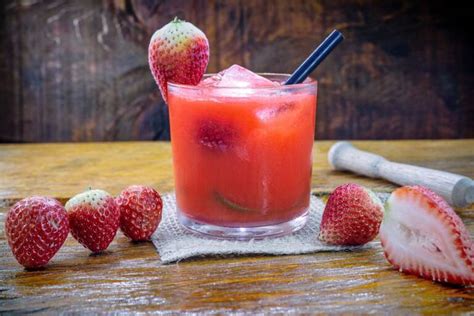 Caipiroska Alla Fragola La Ricetta Del Cocktail Buonissimo