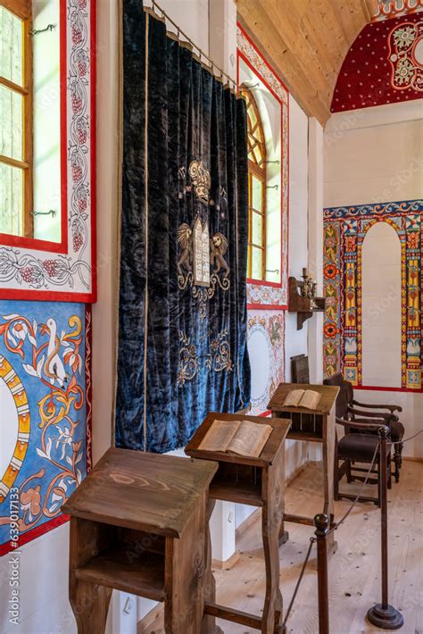 Foto De Sanok Poland August Inside The Synagogue Of Rural