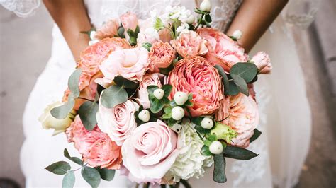 7 Tips For Choosing A Wedding Bouquet According To An Expert LUXlife