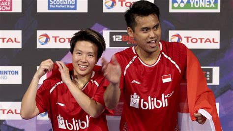 FOTO Tontowi Ahmad Dan Liliyana Natsir Juara Di Glasgow Ragam Bola