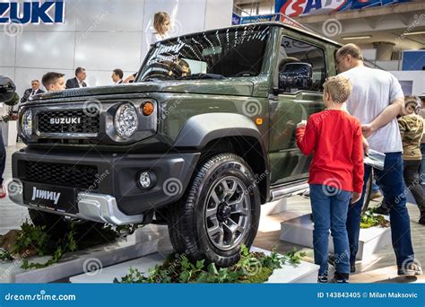 Suzuki Jimny En El O Coche Internacional Y El Sal N Del Autom Vil De