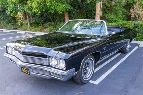 Buick Lesabre Catalog And Classic Car Guide Ratings And Features