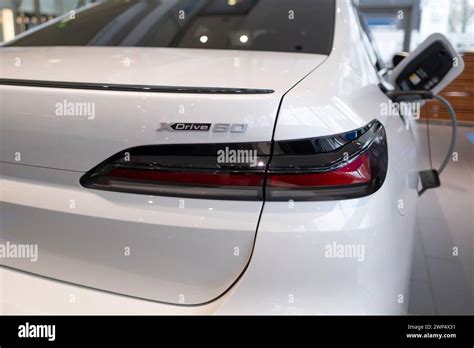 White Bmw 7er Limousine G70 Luxurious Powerful Bmw I7 All Electric