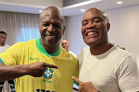 Anderson Silva Posa Ao Lado De Terry Crews O Julius De Todo Mundo Odeia O Chris Esporte O Dia