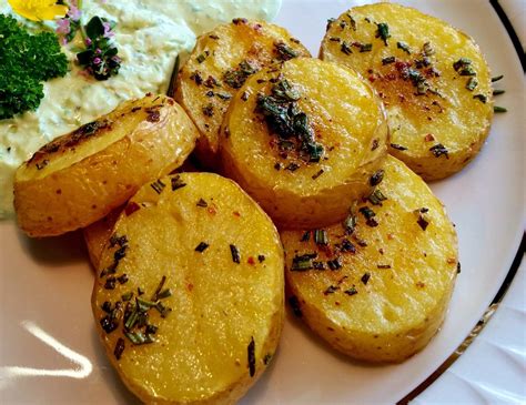 Ofenkartoffeln Mit Frischem Kr Uter Dip Rezept Kochbar De