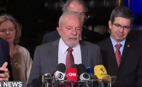 Lula diz que ultrapassar teto de gastos é investimento Partido Brasil