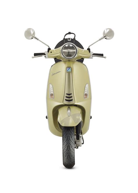 Motorrad Vergleich Vespa Primavera 125 75th 2021 Vs Vespa GTS 125