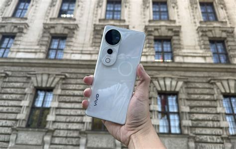 Vivo V Pro Hands On Five Zeiss Powered Focal Lengths For Portrait