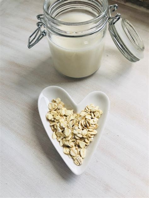 How To Make Your Own Plant Based Oat Milk At Home Its Really Easy