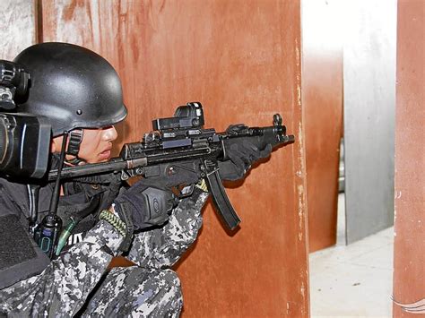 Polic A Con Francotiradores Para Liberaci N De Rehenes El Diario Ecuador