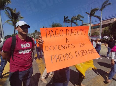 Bloquean Maestros De Prepas Populares En La Zona Diamante Exigen El