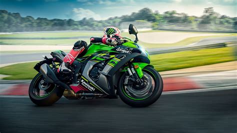 Download Motorcycle Kawasaki Vehicle Kawasaki Ninja Zx 10r 4k Ultra Hd Wallpaper