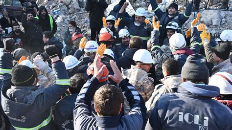 Kahramanmaraş ta enkazdan 198 saat sonra kurtarılan Baki Yeninar