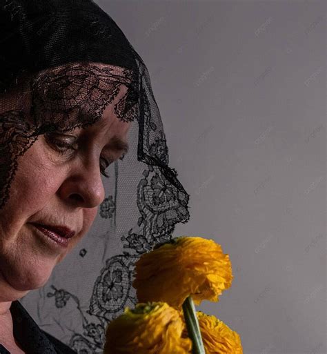 52 Mourning Veil Photos Pictures And Background Images For Free