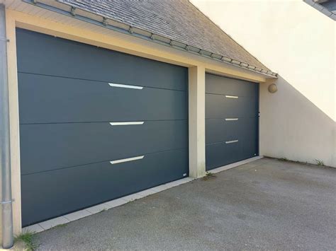 Portes de garage sectionnelle plafond avec inserts inox saint Avé