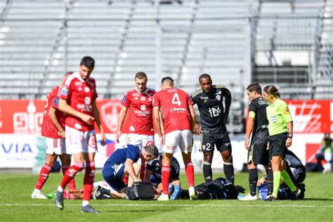 Stade Brestois Noah Fadiga Sorti Sur Blessure Contre Ajaccio