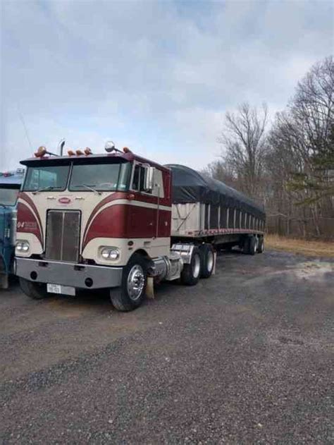 Peterbilt 352 1979 Sleeper Semi Trucks