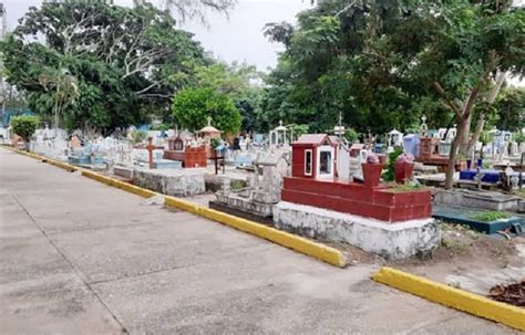 Habrá actividades en los panteones de Veracruz por Día de Muertos RCK