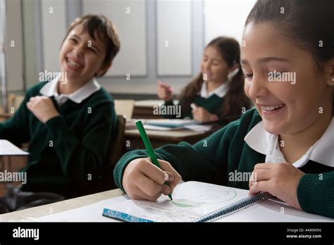 Lachen In Der Klasse Fotos Und Bildmaterial In Hoher Auflösung Alamy