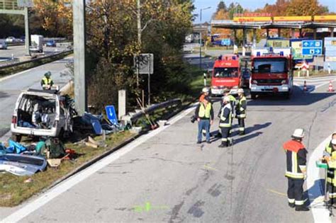 A Bei Holzkirchen T Dlicher Unfall Fotostrecke