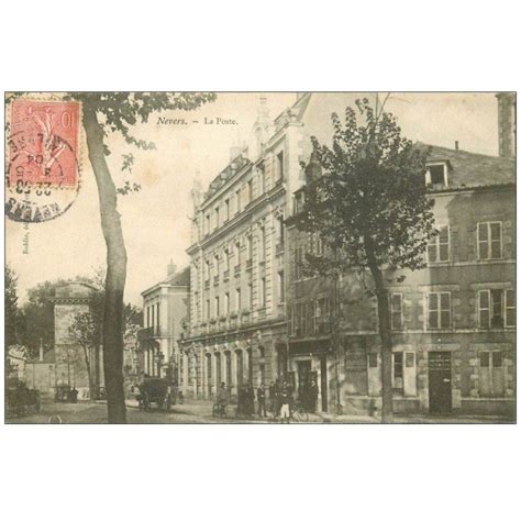 Carte Postale Ancienne Nevers La Poste Avec Facteurs Devant