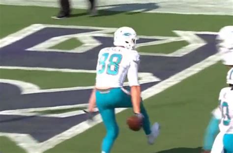 Miami Dolphins Mike Gesicki Responds To The Worst Embarrassing