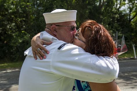 DVIDS - Images - USS Laboon Returns From Deployment [Image 14 of 14]